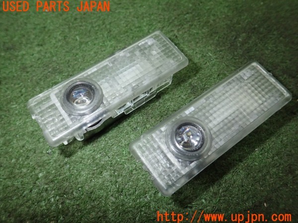 3UPJ=9238260512]BMW 740i(YA30 F01)BMW純正 63312414105 LEDドアプロジェクター カーテシランプ セット 中古_2