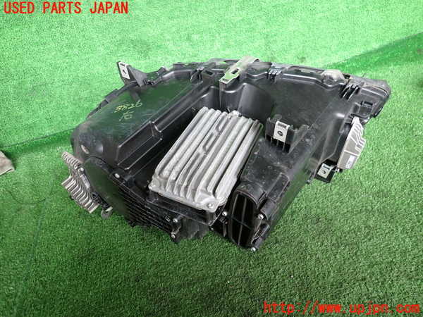 2UPJ-9238261130]BMW 740i(YA30)右ヘッドライト LED 中古 (F01)_2