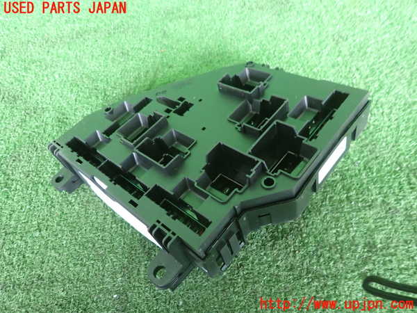 2UPJ-9238266742]BMW 740i(YA30)ヒューズボックス2 中古 (F01)_2