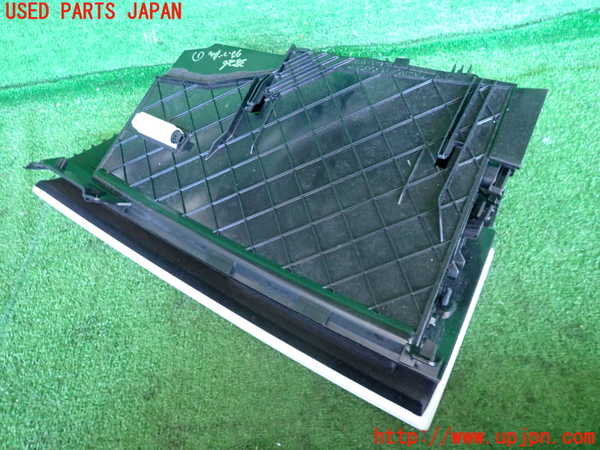 2UPJ-9238267516]BMW 740i(YA30)グローブボックス1 中古 (F01)_2