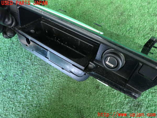 2UPJ-9238267821]BMW 740i(YA30)灰皿1 中古 (F01)_2