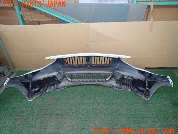 3UPJ=9238270048]BMW M135i(1B30 F20)前期 純正 Mスポーツ フロントバンパー 社外アンダースポイラー付き 中古_5