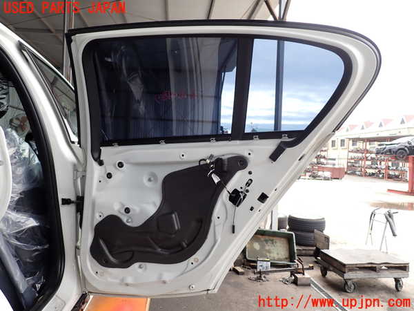 2UPJ-9238271290]BMW M135i(1B30)右後ドア (43R-001734) 中古_2