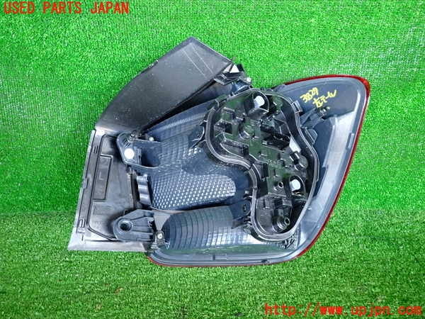 2UPJ-9238271536]BMW M135i(1B30)左テールランプ 中古_3