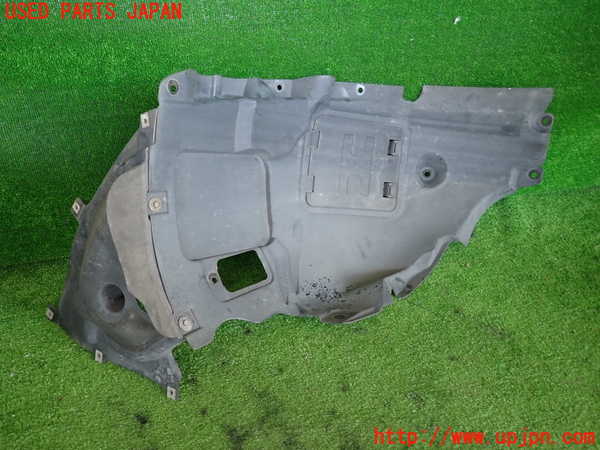 2UPJ-9238271092]BMW M135i(1B30)左前フェンダーライナー 中古_3