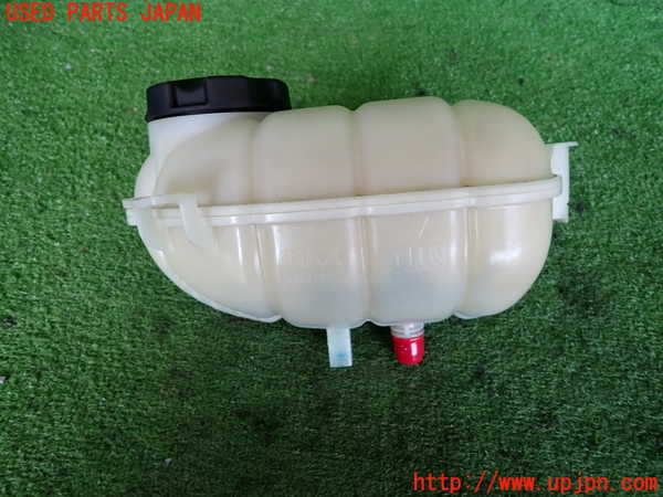 2UPJ-9238272410]BMW M135i(1B30)ラジエータータンク 中古_2