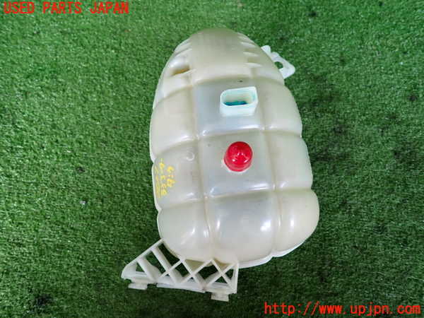 2UPJ-9238272410]BMW M135i(1B30)ラジエータータンク 中古_4