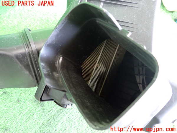 2UPJ-9238272560]BMW M135i(1B30)エアクリーナーボックス 中古_4