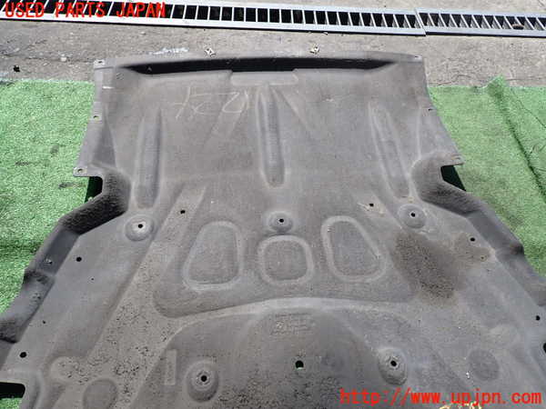 2UPJ-9238272170]BMW M135i(1B30)エンジンアンダーカバー 中古_2