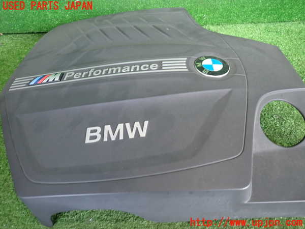 2UPJ-9238272160]BMW M135i(1B30)エンジンアッパーカバー 中古_2