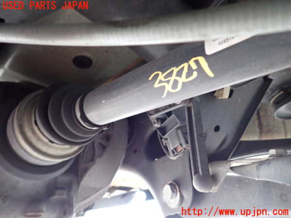 2UPJ-9238274025]BMW M135i(1B30)左リアドライブシャフト 中古_3