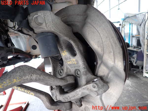 2UPJ-9238274295]BMW M135i(1B30)左フロントナックルハブ 中古_2