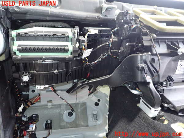 2UPJ-9238276081]BMW M135i(1B30)エバポレーター1 中古_3