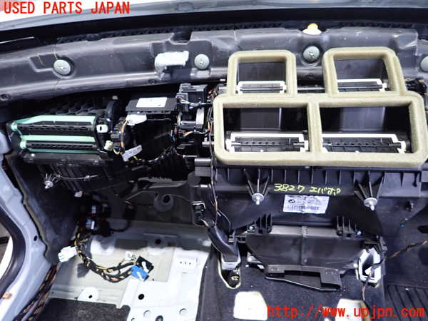 2UPJ-9238276081]BMW M135i(1B30)エバポレーター1 中古_4