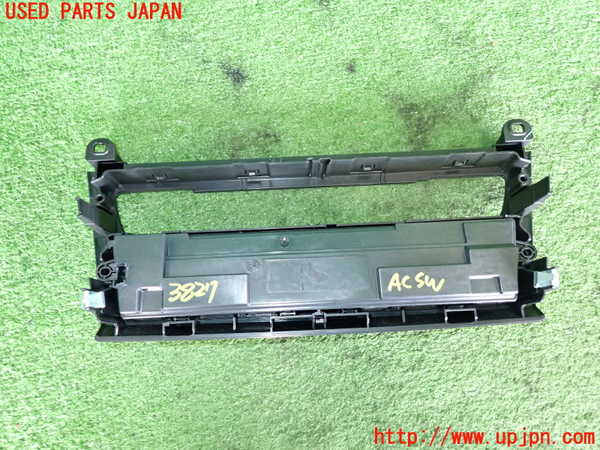 2UPJ-9238276066]BMW M135i(1B30)エアコンスイッチ1 中古_2