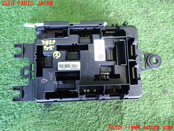 2UPJ-9238276742]BMW M135i(1B30)ヒューズボックス2 中古_2