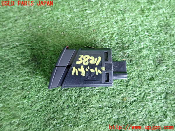 2UPJ-9238276290]BMW M135i(1B30)ハザードスイッチ 中古_2