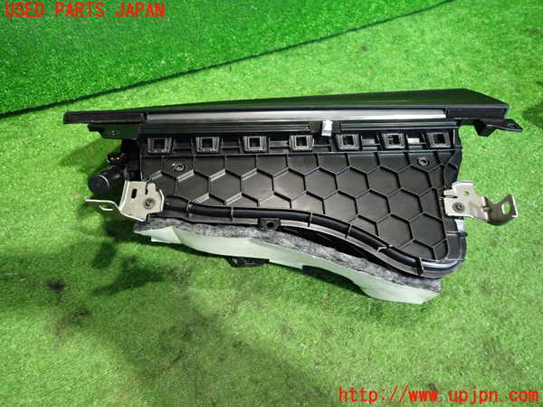 2UPJ-9238277516]BMW M135i(1B30)グローブボックス1 中古_3