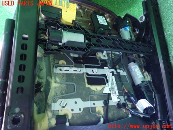 2UPJ-9238277065]BMW M135i(1B30)助手席シート 中古_5