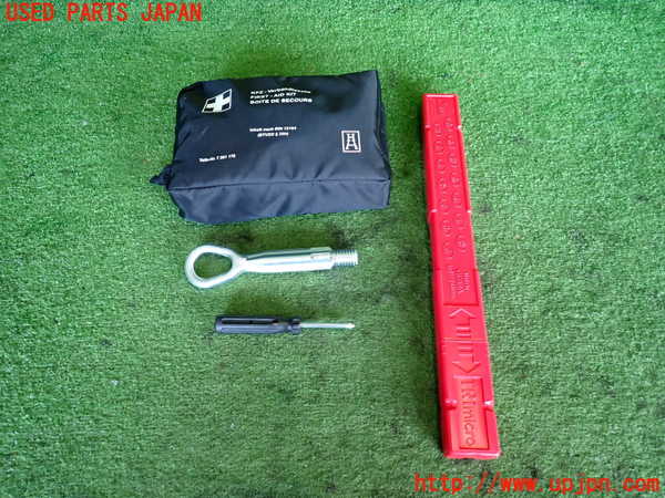 2UPJ-9238277805]BMW M135i(1B30)車載工具 中古_2