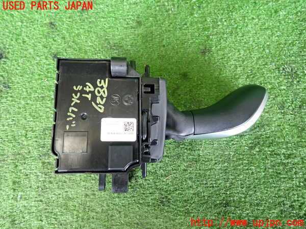 2UPJ-9238277555]BMW M135i(1B30)ATシフトレバー 中古_3