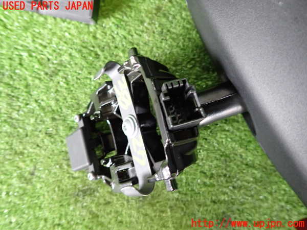 2UPJ-9238277615]BMW M135i(1B30)ルームミラー 中古_4