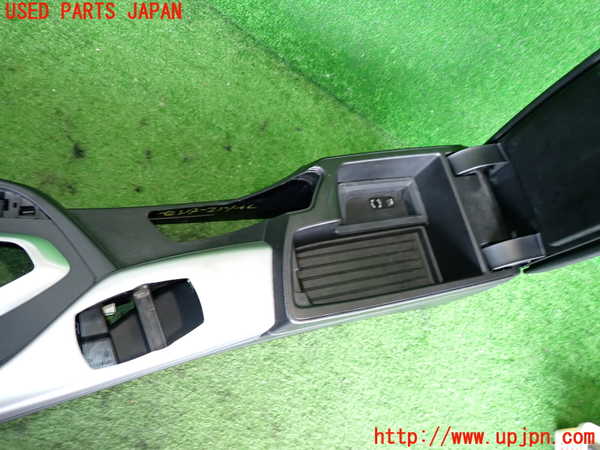 2UPJ-9238277540]BMW M135i(1B30)センターコンソール 中古_3