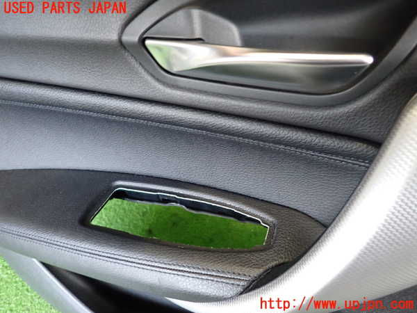 2UPJ-9238271264]BMW M135i(1B30)左前ドア内張り 中古_4