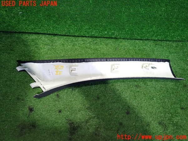 2UPJ-9238277660]BMW M135i(1B30)左フロントピラートリム 中古_2