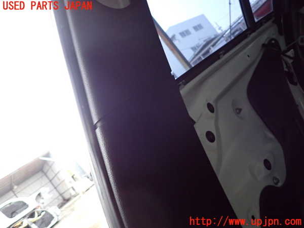 2UPJ-9238277665]BMW M135i(1B30)右センターピラートリム 中古_3