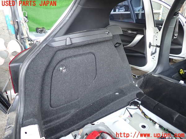 2UPJ-9238277680]BMW M135i(1B30)左リアピラートリム 中古_2