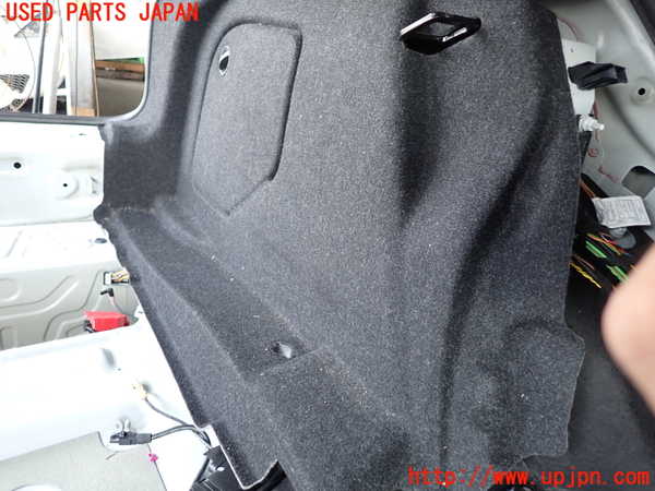 2UPJ-9238277680]BMW M135i(1B30)左リアピラートリム 中古_4