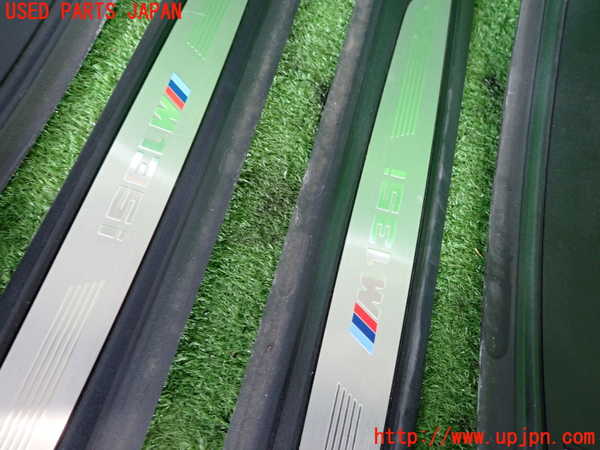 2UPJ-9238277740]BMW M135i(1B30)スカッフプレート 中古_3