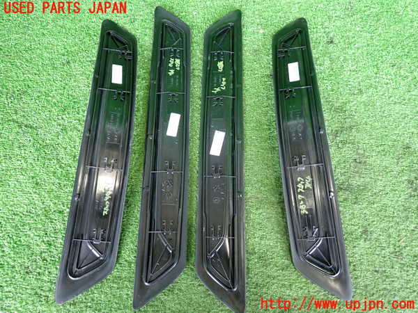 2UPJ-9238277740]BMW M135i(1B30)スカッフプレート 中古_5