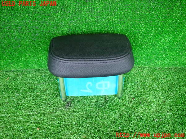 2UPJ-9238277130]BMW M135i(1B30)真中2列目ヘッドレスト 中古_2