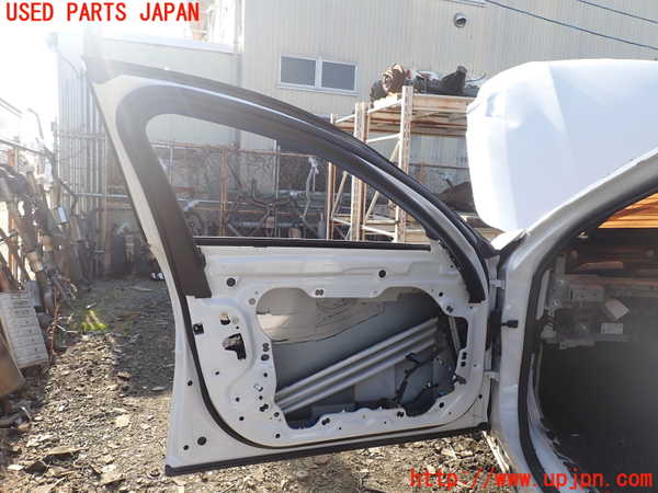 1UPJ-9238281260]BMW 740e G11(7D20)左前ドア 中古_4
