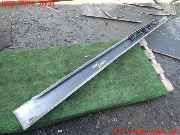 1UPJ-9238281392]BMW 740e G11(7D20)左サイドステップ 中古_5