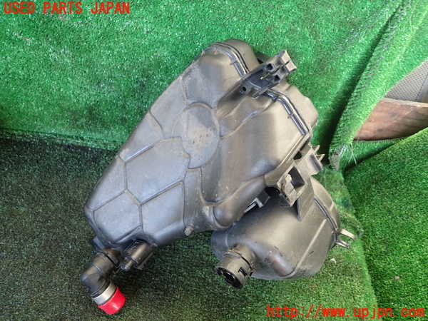 1UPJ-9238282410]BMW 740e G11(7D20)ラジエータータンク 中古_3