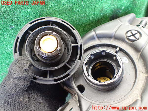 1UPJ-9238282410]BMW 740e G11(7D20)ラジエータータンク 中古_4