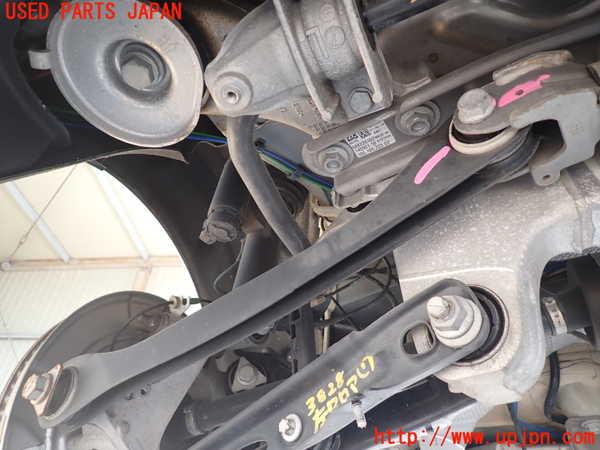 1UPJ-9238284240]BMW 740e G11(7D20)4WSラック 中古_3