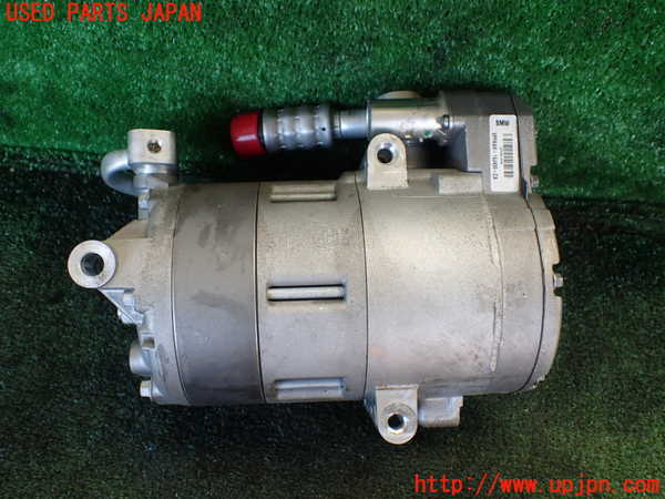1UPJ-9238286025]BMW 740e G11(7D20)エアコンコンプレッサー 中古_2
