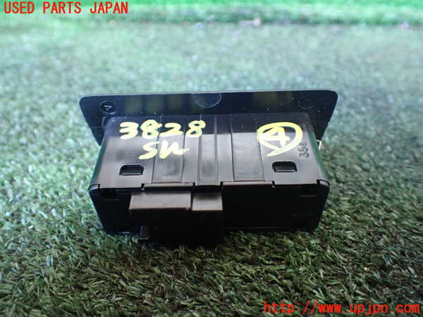 1UPJ-9238286309]BMW 740e G11(7D20)スイッチ4 (トランクオープナー＆ロック) 中古_2