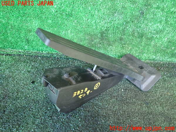 1UPJ-9238286383]BMW 740e G11(7D20)センサー3 (アクセルペダル) 中古_2