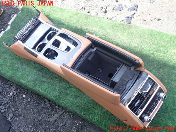 1UPJ-9238287540]BMW 740e G11(7D20)センターコンソール 中古_4