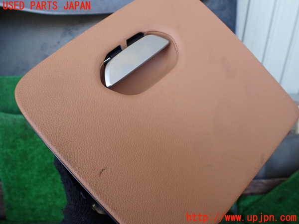 1UPJ-9238287841]BMW 740e G11(7D20)小物入れ1 中古_2
