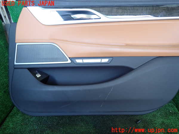 1UPJ-9238281234]BMW 740e G11(7D20)右前ドア内張り 中古_3