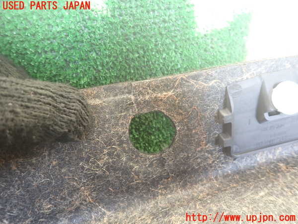 1UPJ-9238281504]BMW 740e G11(7D20)トランク内トリム 中古_4