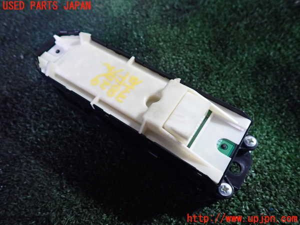 1UPJ-9238296240]ランクルプラド(GDJ150W)右前パワーウィンドウスイッチ 中古_2