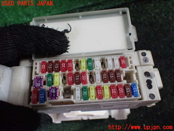 1UPJ-9238296741]ランクルプラド(GDJ150W)ヒューズボックス1(室内) 中古_3