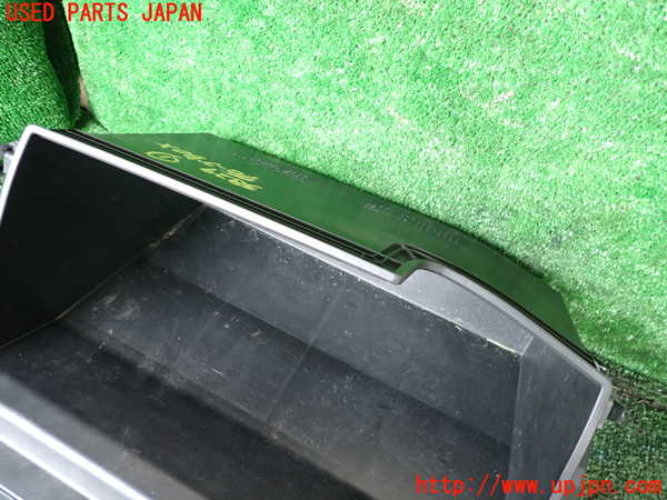 1UPJ-9238297516]ランクルプラド(GDJ150W)グローブボックス1 中古_4